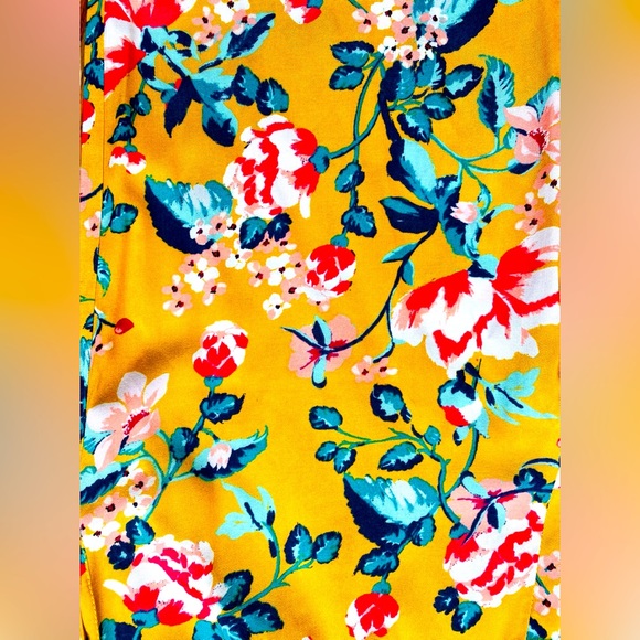 XHILIRATION FLORAL PRONT PANTS. - Picture 3 of 4